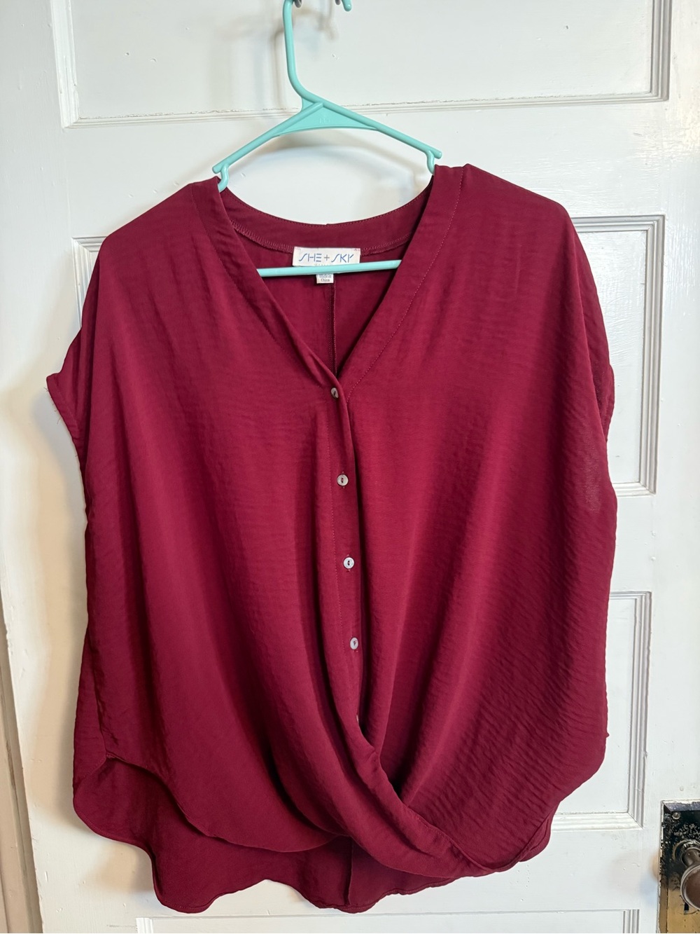 She + Sky Burgundy Button-Front Twist Hem Women's Top Size Medium